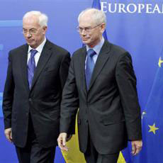 Азаров в Брюсселе уверял о свободе слова и шутил о СБУ