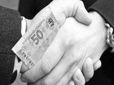 Кандидаты кодекс не чтят и продолжают покупать голоса избирателей