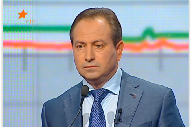 Партии Порошенко и Яценюка снимают в пользу друг друга кандидатов на 20 округах