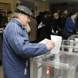 Партия регионов побеждает в целом по Украине